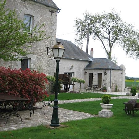 Отель La Ferme Des 3 Maillets Avaray Экстерьер фото
