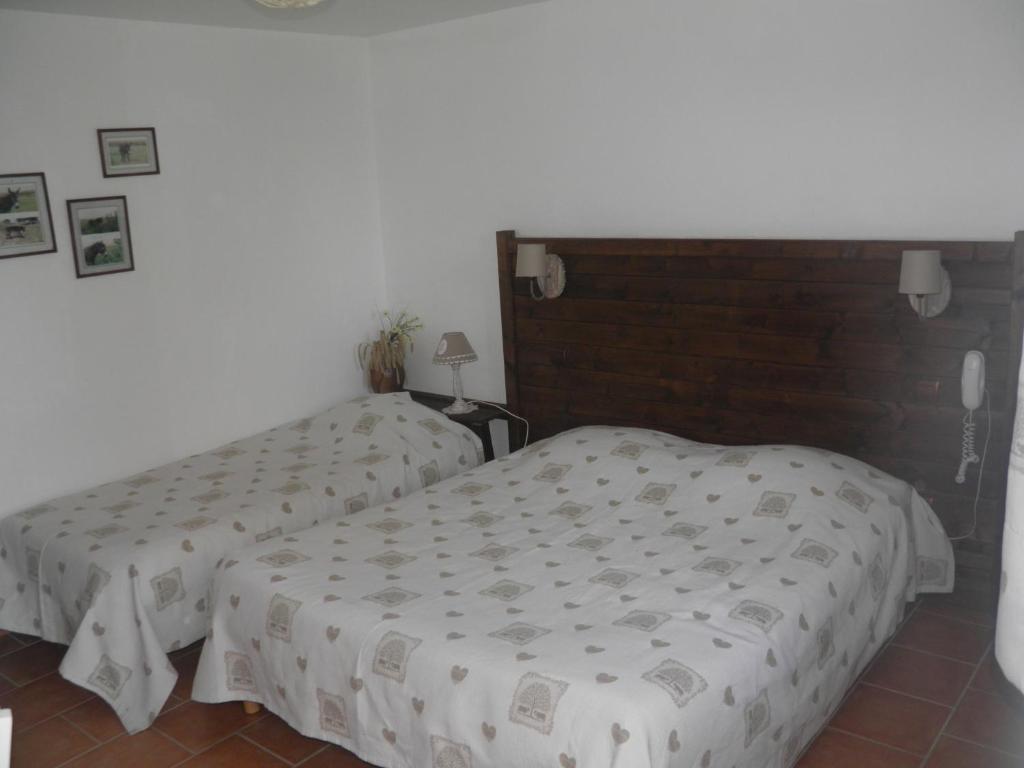 Отель La Ferme Des 3 Maillets Avaray Номер фото